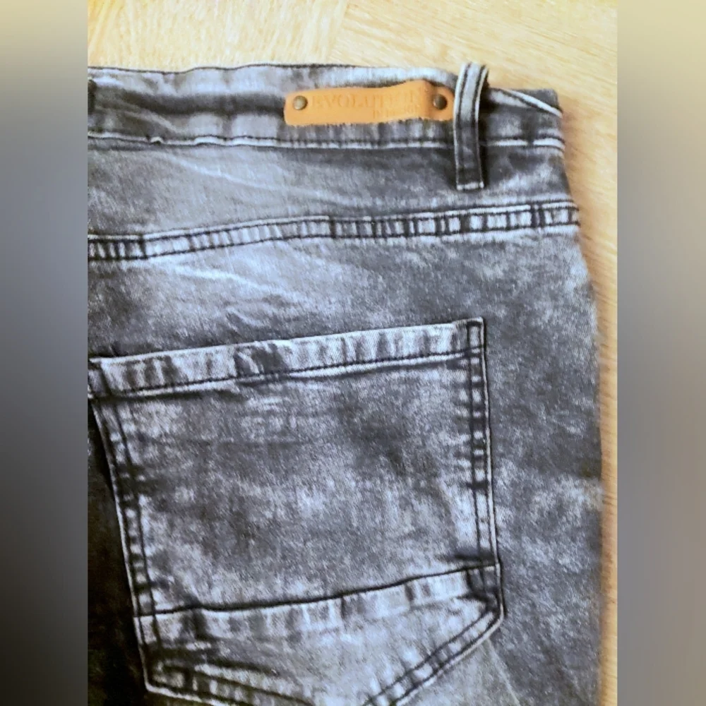 EVOLUTION BY DESIGN Mens Skinny Distressed Jeans LIKE NEW 36/32